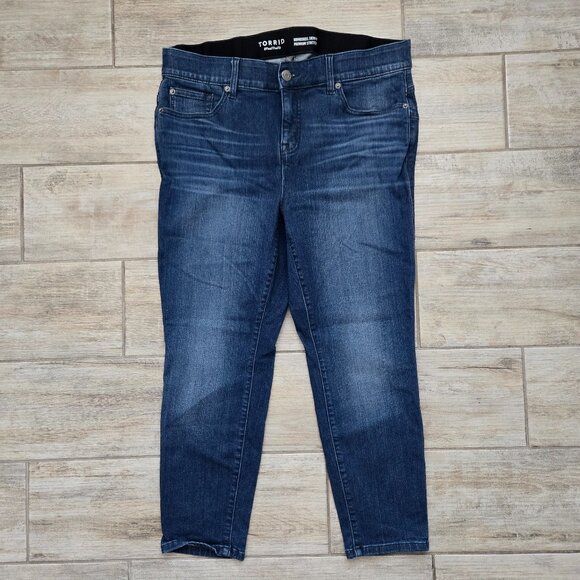 Torrid Bombshell Skinny Jeans Women's Premium Stretchy Dark Wash Shaping 18S - Picture 1 of 6